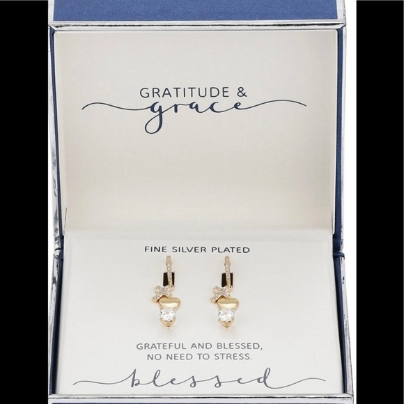 NWT UNWRITTEN GRATITUDE & GRACE 3 SETS - GOLD CROSS HEART HUGGIE EARRINGS - Picture 2 of 6